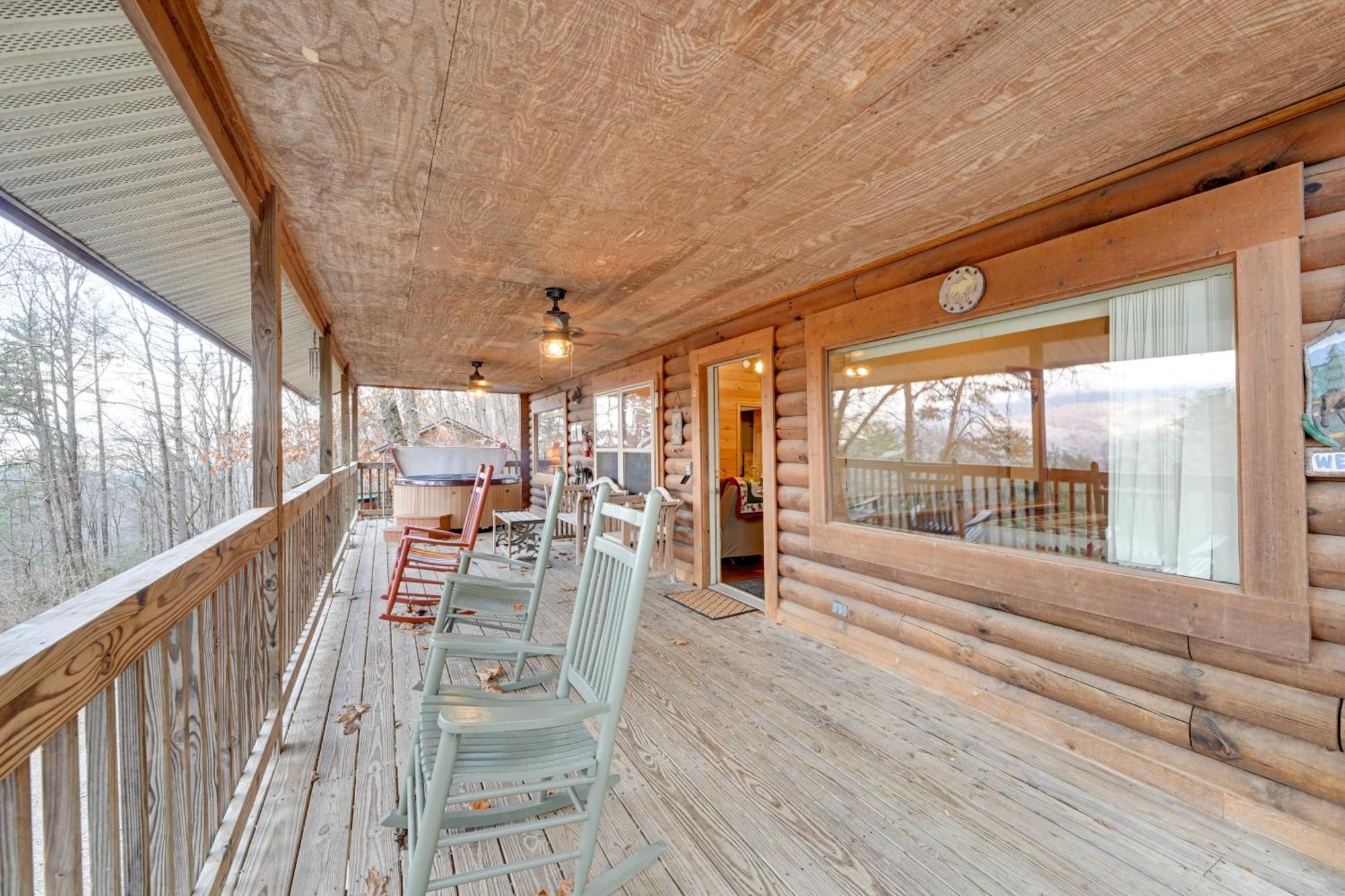 Deer Glen' Cabin with Private Hot Tub&Porch! Bryson City Buitenkant foto