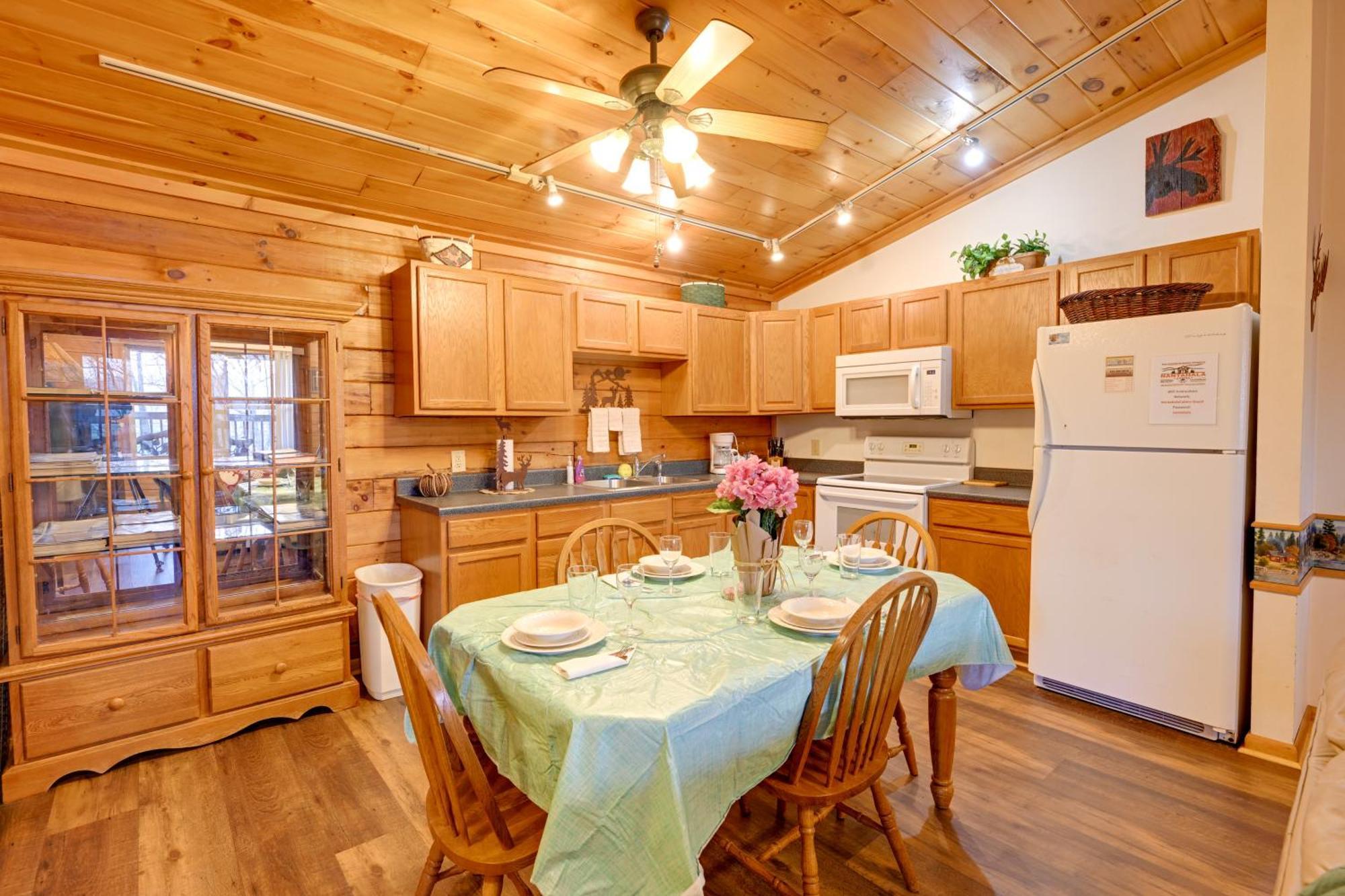 Deer Glen' Cabin with Private Hot Tub&Porch! Bryson City Buitenkant foto